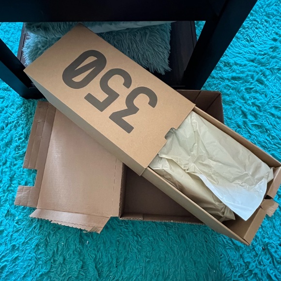 BRAND NEW WHITE YEEZYS - Picture 4 of 5